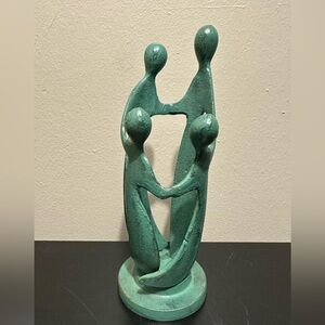Family Circle Of 4 Holding Hands Wrought Iron Cast Metal Sculpture Figurine
